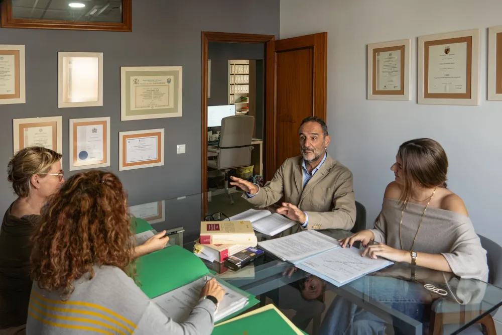 The GLEX & CO team in their office